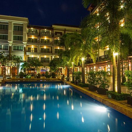 Royal Empire Premium Hotel Siem Reap Bagian luar foto