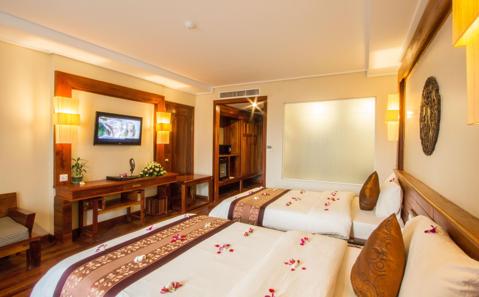 Royal Empire Premium Hotel Siem Reap Bagian luar foto