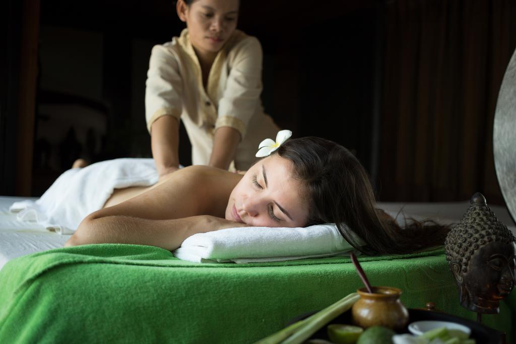 Royal Empire Premium Hotel Siem Reap Bagian luar foto