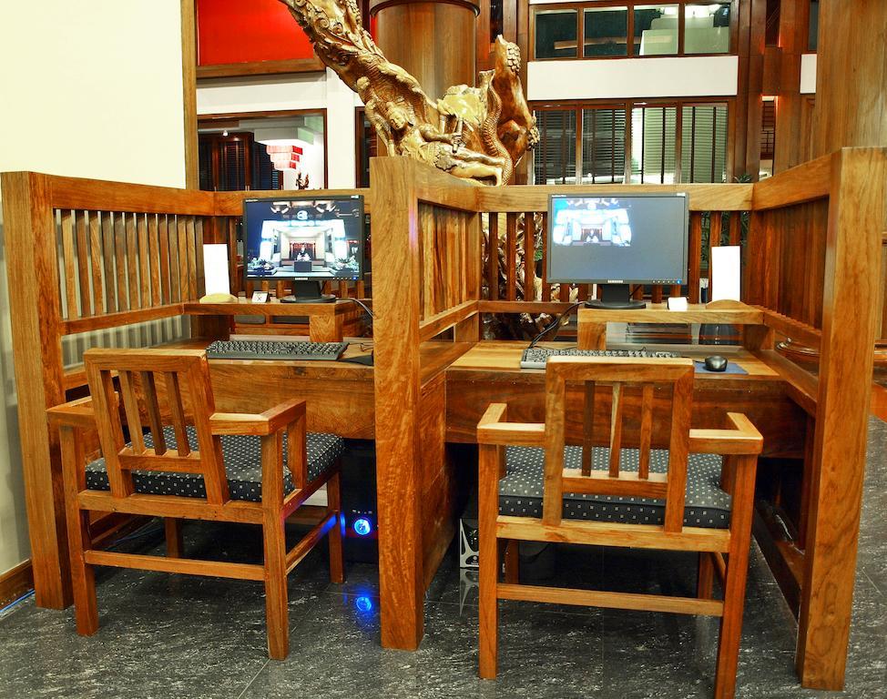 Royal Empire Premium Hotel Siem Reap Bagian luar foto